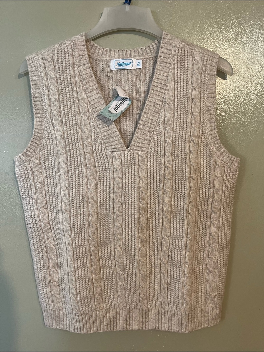 Vintage Cable-Knit V-Neck Sweater Vest in Light Beige Nylon wool size M NWT